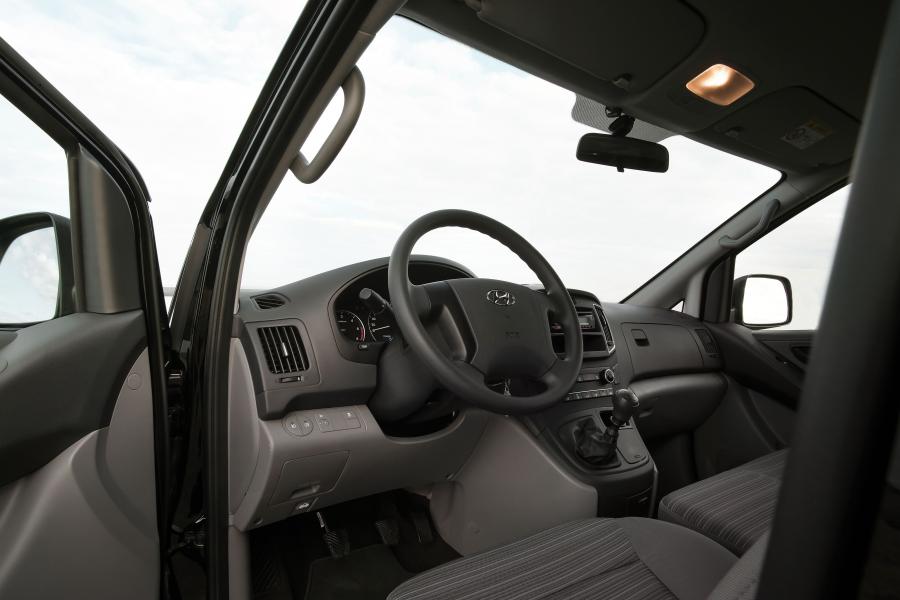 Интерьер Hyundai H-1 Van (TQ) 2018 года  (EU) (фото 4 из 6)